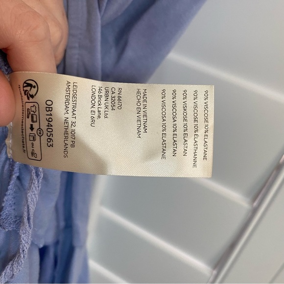 Free People Dusty Blue Front close Ruffled tank Blouse size Large NWT $68 MSRP - Picture 5 of 8